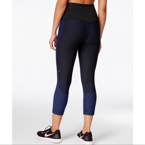 Women's Nike Zoned Sculpt Capri Leggings Two Tone Navy Blue - Picture 2 of 12